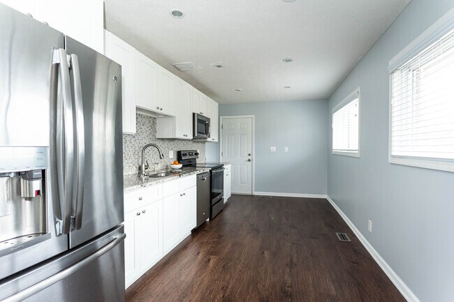 Foto del edificio - 570 Daventry Ln