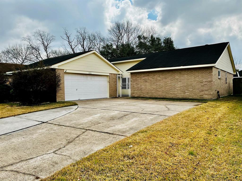 Primary Photo - 15030 Peachmeadow Ln