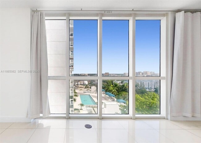 Foto del edificio - 1871 NW S River Dr