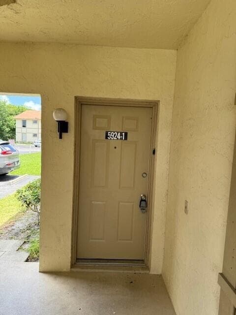 Foto del edificio - 5924 Longbow Ln