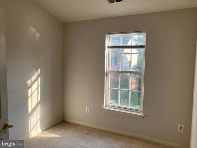 Building Photo - 6357 Cullen Pl