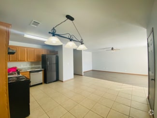 Building Photo - 407 E Marietta Ct