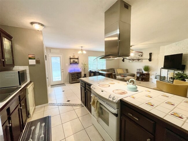 Foto del edificio - 4411 Kacee Dr