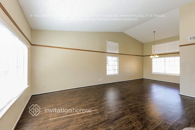 Foto del edificio - 24230 Summit Ridge Cir
