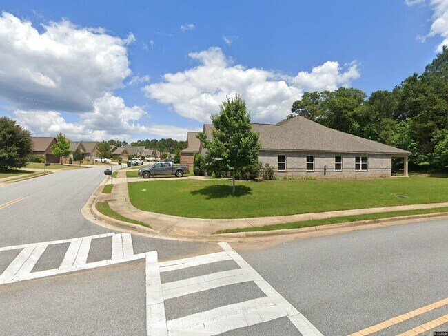 Building Photo - 2449 Deer Run Ct