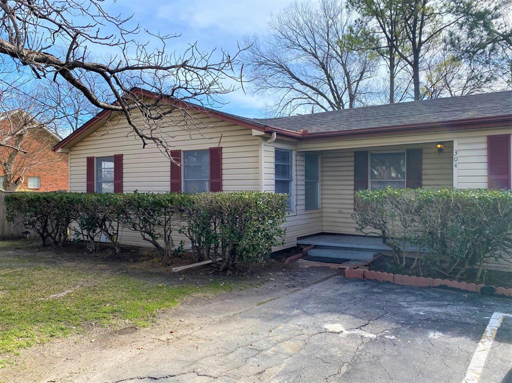 Primary Photo - 304 Burgett St
