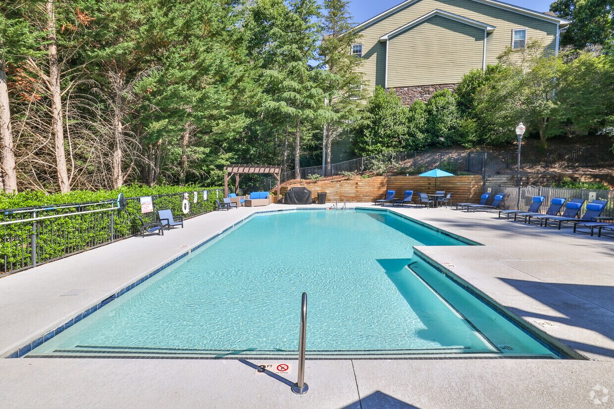 Foto principal - Eastwood Village Apartment Homes