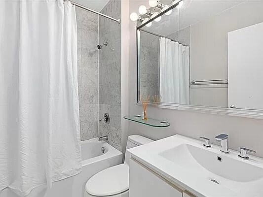 Building Photo - 403 E 62nd St