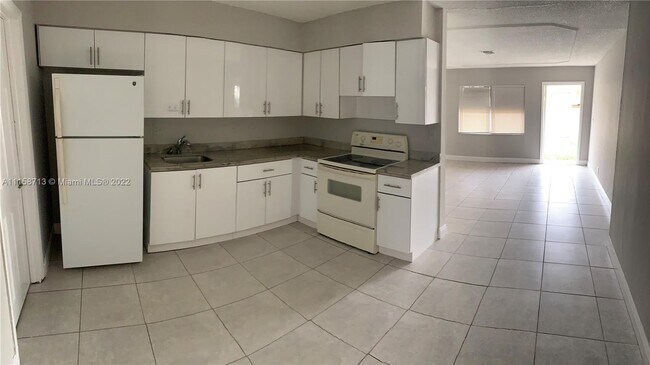 Foto del edificio - 316 NE 44th St