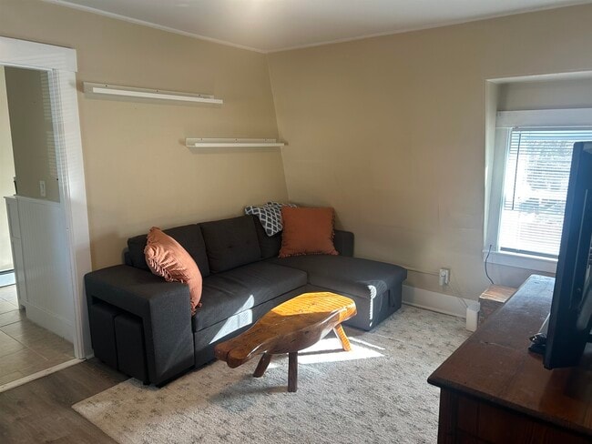 Building Photo - 35 Grove St