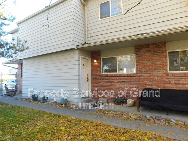 Foto del edificio - 553 Garfield Dr