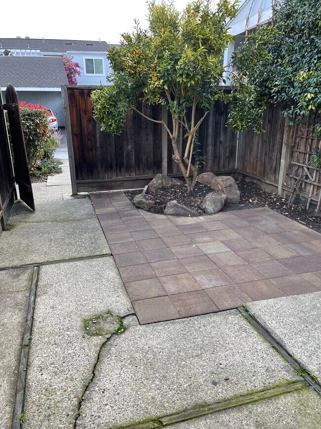 Foto del edificio - 1920 Rock St