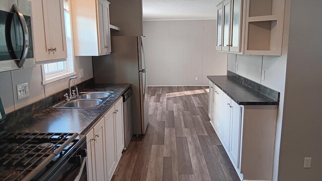 Building Photo - 3617 N Grand Ave E