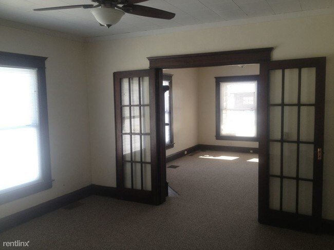 Foto del edificio - 504 Lincolnway W