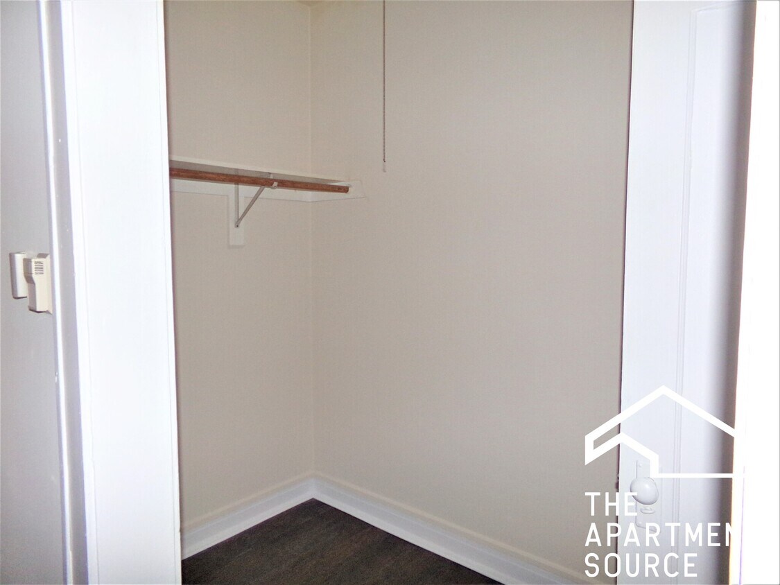 Foto del edificio - 6916 N Lakewood Ave