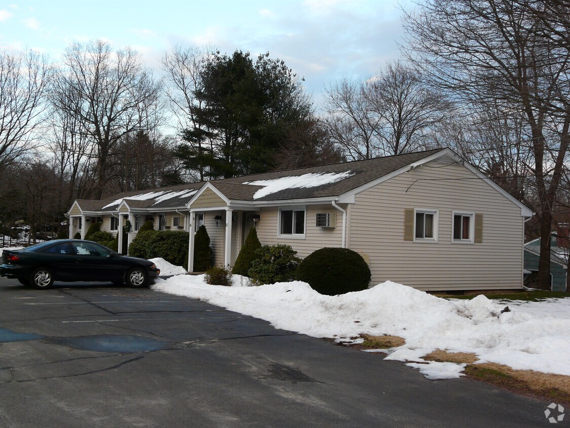 Regency Court 50 68 Country Club Rd Cheshire CT 06410 Apartments com Regency Court 50 68 Country Club Rd Cheshire CT 06410 Apartments com