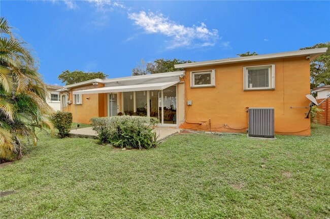 Building Photo - 12140 NE Miami Ct