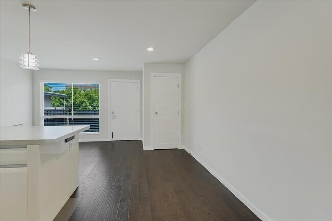 Foto del edificio - 3110 Red River St