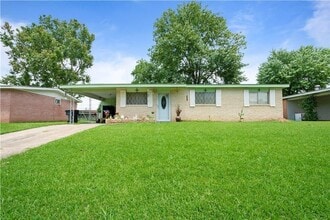 Building Photo - 1211 Gladiolus St
