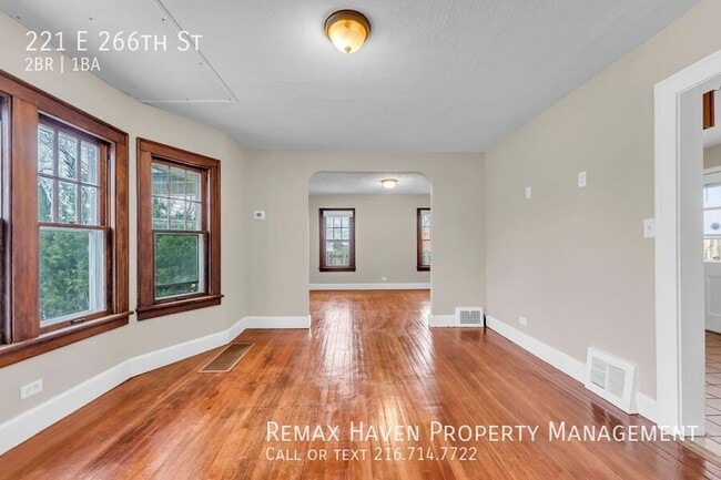 Foto del edificio - 221 E 266th St