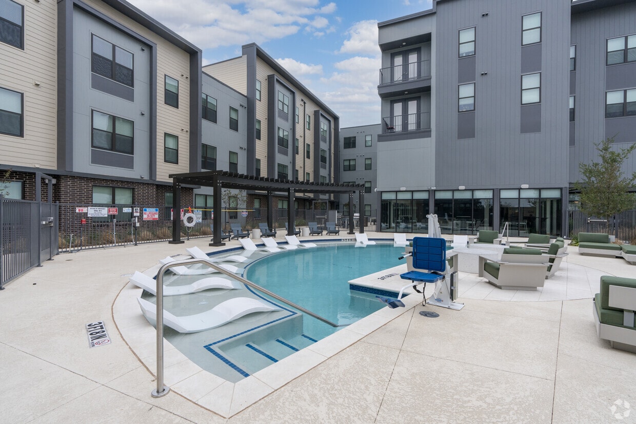 Global College Station - Global College Station