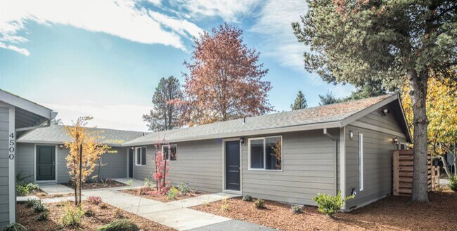 Building Photo - 4520 SE Frewing Rd
