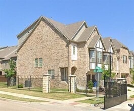 Building Photo - 2317 Southwick Dr