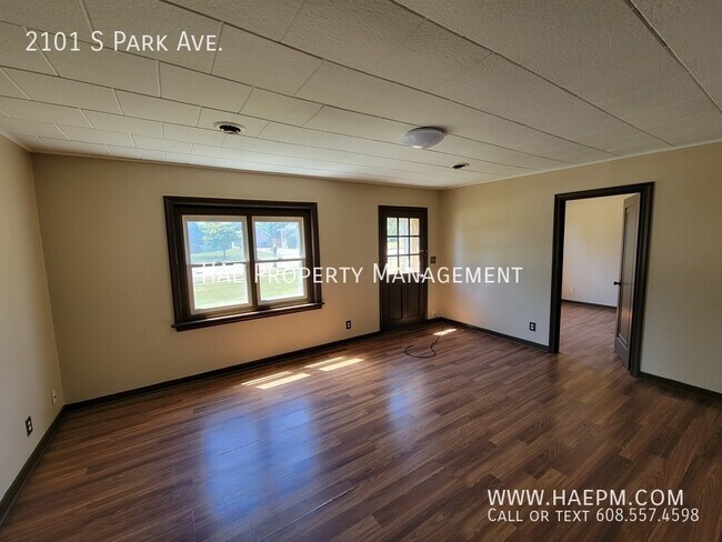 Building Photo - 2101 S Park Ave.