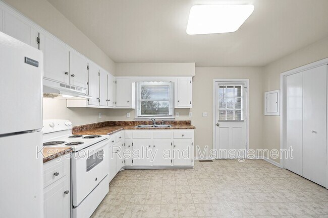 Building Photo - 109 Holley Dr