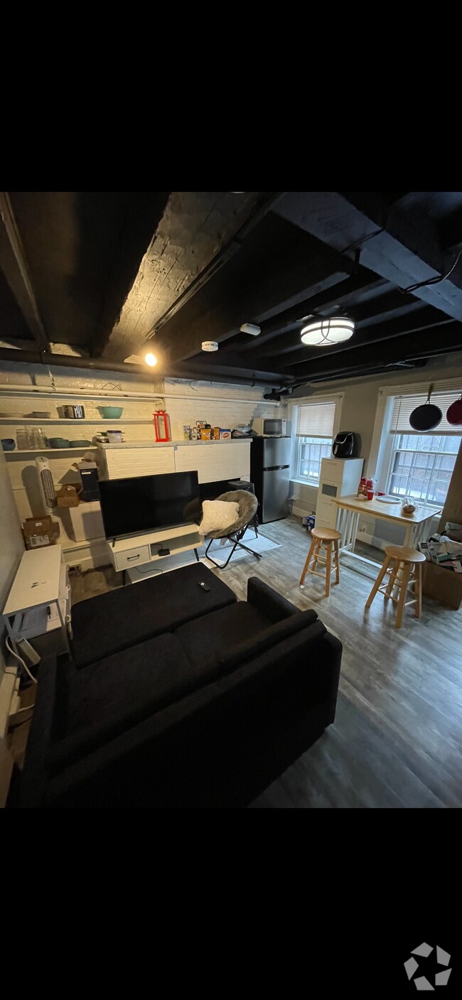 Building Photo - 9 Champney Pl