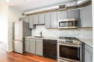 Building Photo - 3195 Blake St