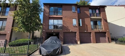 Building Photo - 9560 James St