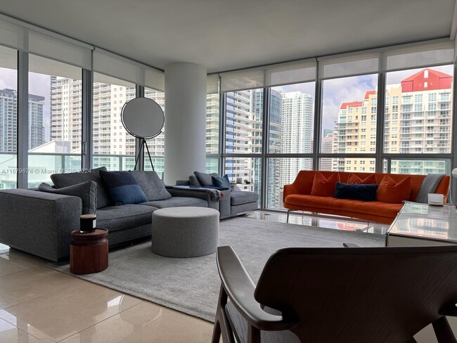 Foto del edificio - 1331 Brickell Bay Dr