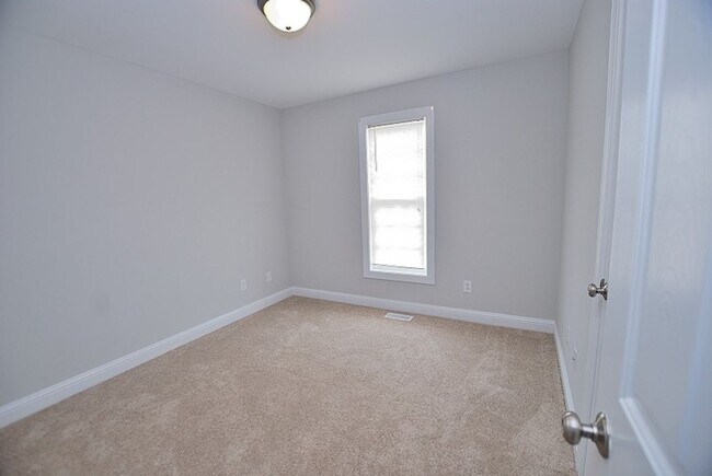 Building Photo - 2001 Meadow Court