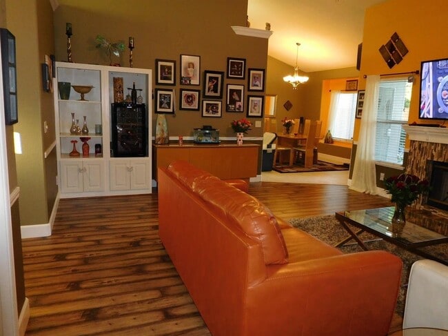 Foto del edificio - 1877 E Turnberry Ave