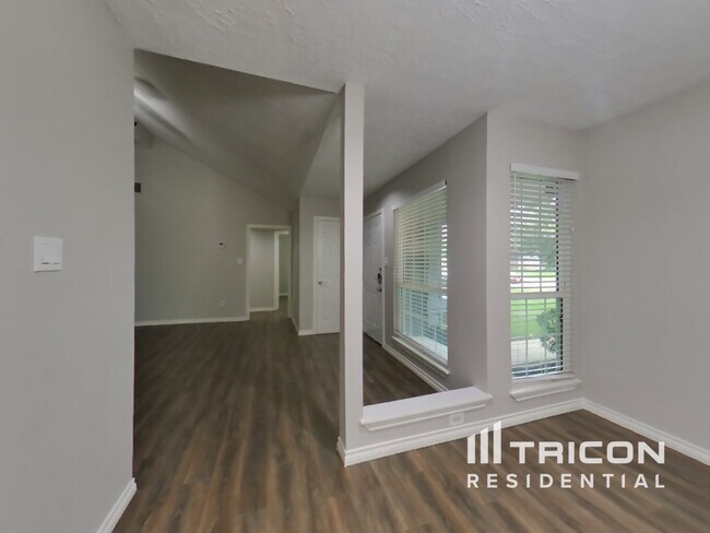 Foto del edificio - 15614 Fox Springs Dr