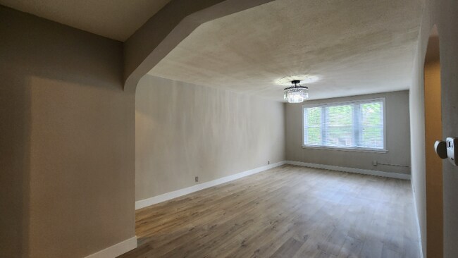 Foto del edificio - 7512 Cromwell Dr