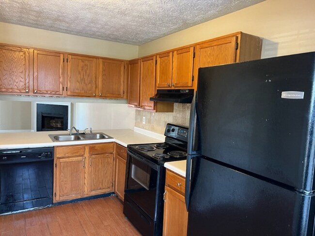 Foto del edificio - 6600 Meadow Rue Dr