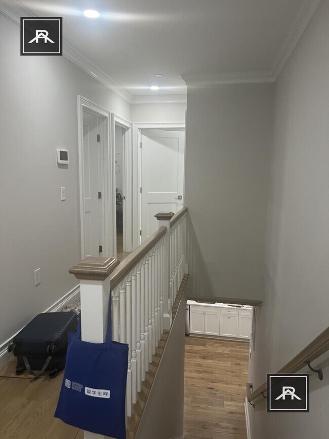 Foto del edificio - 4 bedroom in Brighton MA 02135