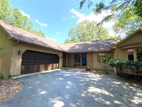 Building Photo - 3299 Liverpool Dr