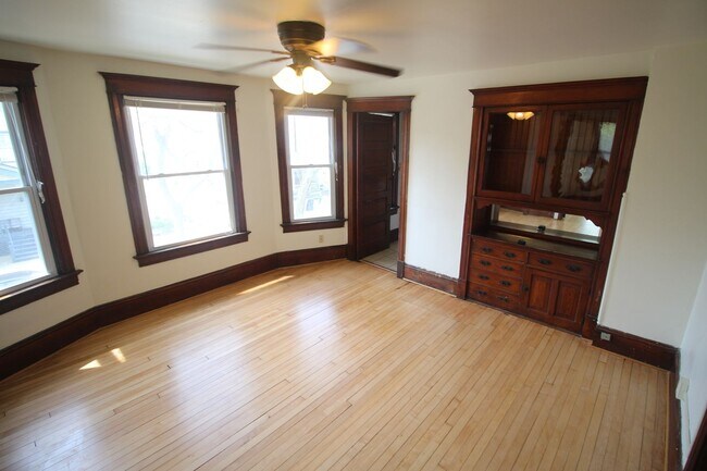 Building Photo - Welcome Home to this Beautiful Apartment i...