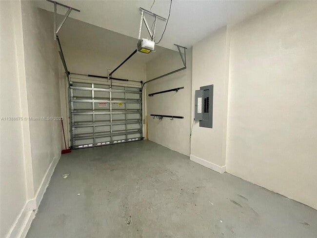 Building Photo - 3316 W 98th Pl