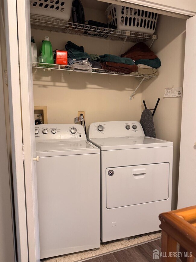 Building Photo - 337 Smithwold Rd