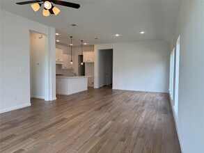 Building Photo - 4942 Hitchings Ct