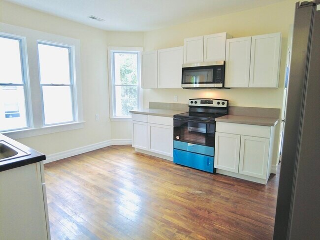 Building Photo - 6 Moen St