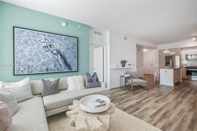 Building Photo - 1919 SE 10th Ave