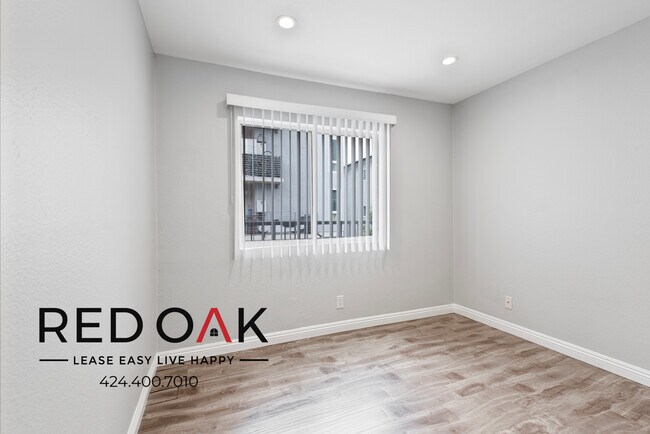 Foto del edificio - 5224 Cartwright Ave