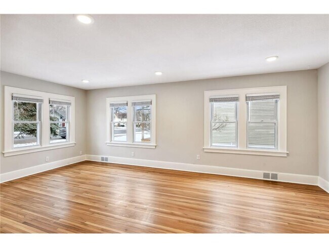 Foto del edificio - 238 8th Ave N