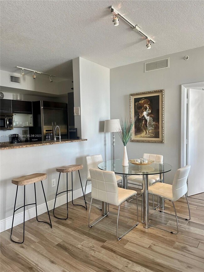 550 Okeechobee Blvd Unit 1104, West Palm Beach, FL 33401 Condo for