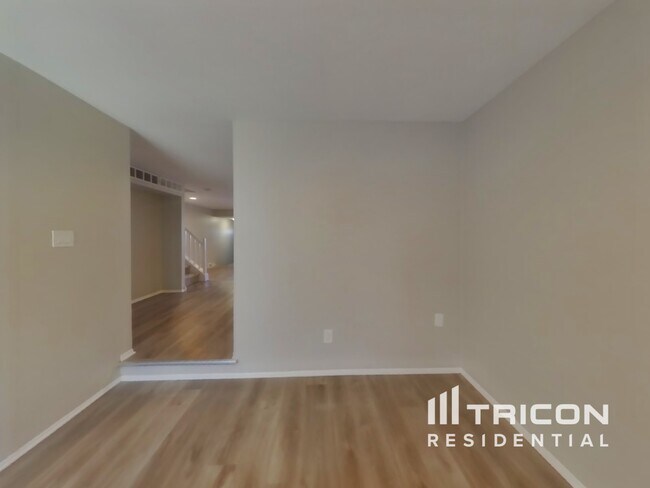 Building Photo - 5127 N Hunters Ct